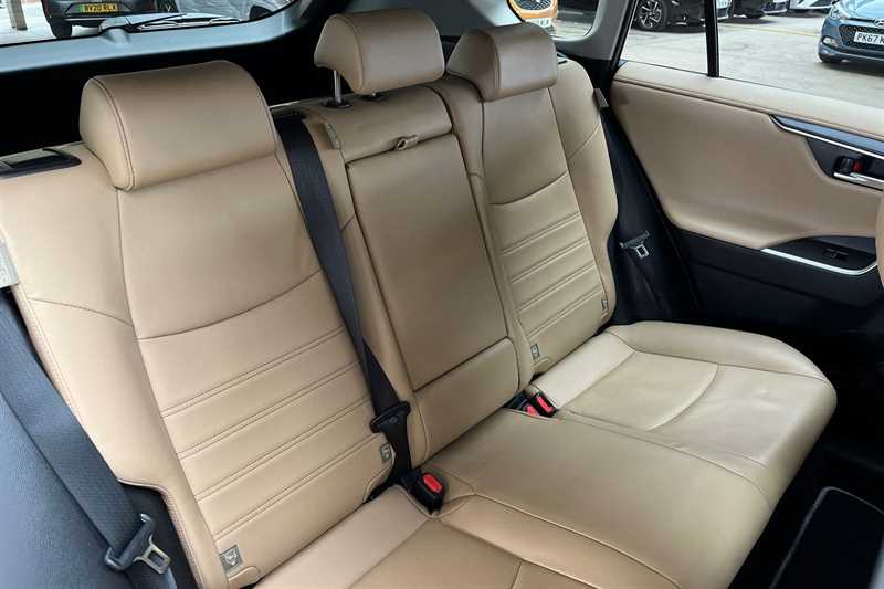 Used Toyota RAV4 2020 for sale - 76463475: Photo 24