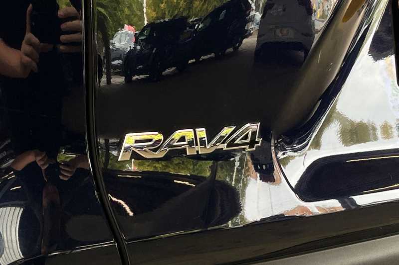 Used Toyota RAV4 2020 for sale - 76463475: Photo 30