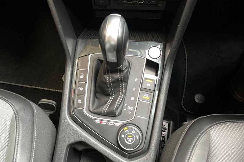 Used Volkswagen Tiguan 2020 for sale - 77887223: Photo 40