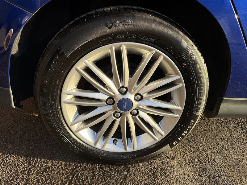 Used Ford Focus 2017 for sale - 76919738: Photo 8