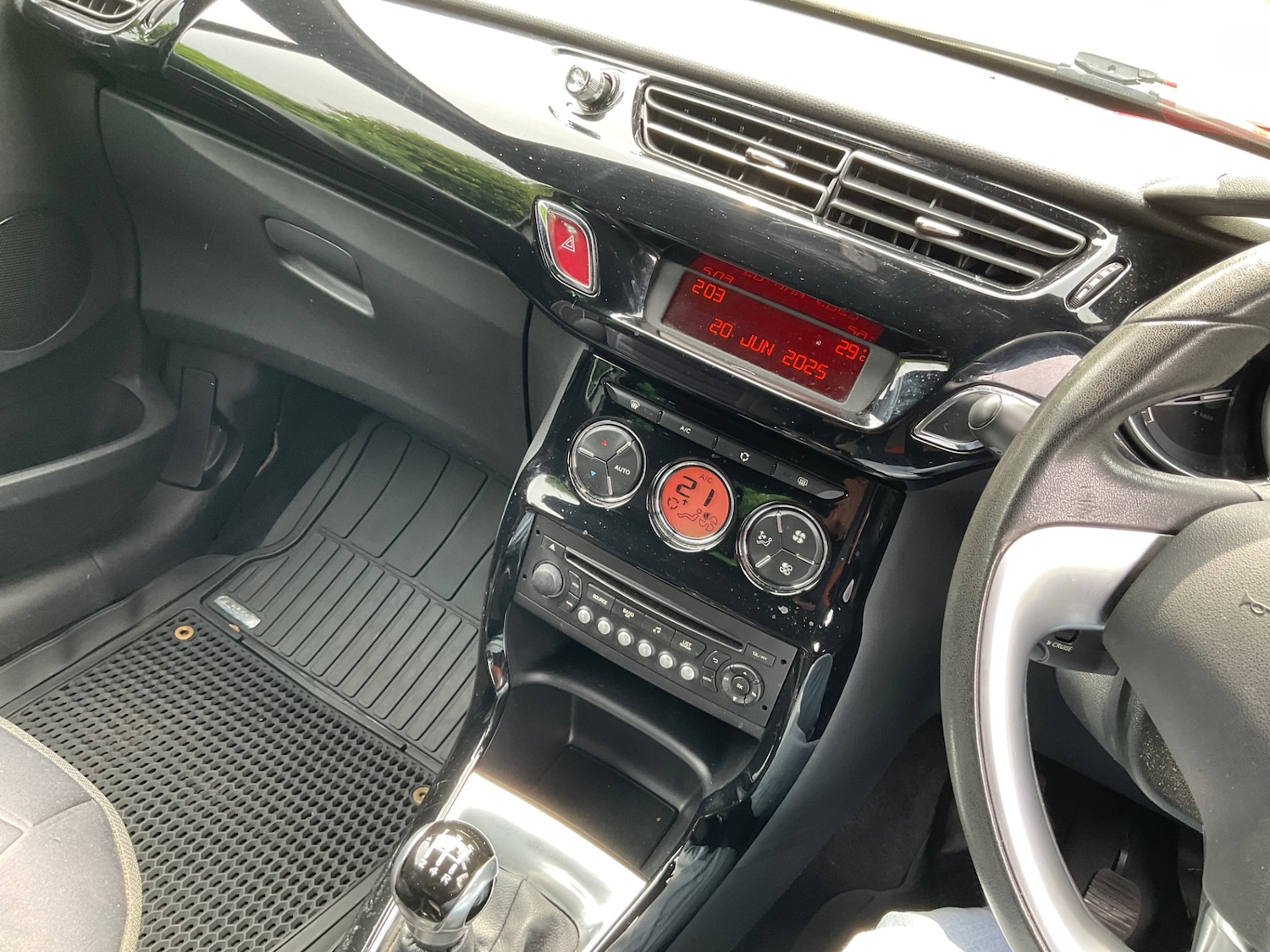 Used Citroen DS3 2013 for sale - 76365105: Photo 11