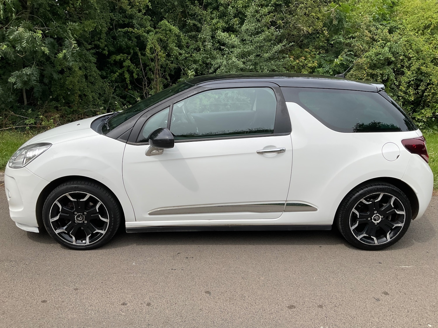 Used Citroen DS3 2013 for sale - 76365105: Photo 2