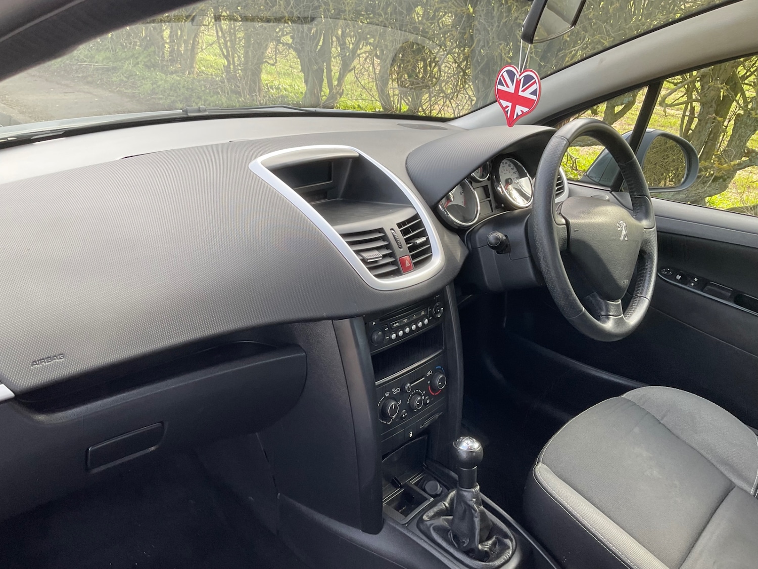 Used Peugeot 207 2011 for sale - 77689369: Photo 11