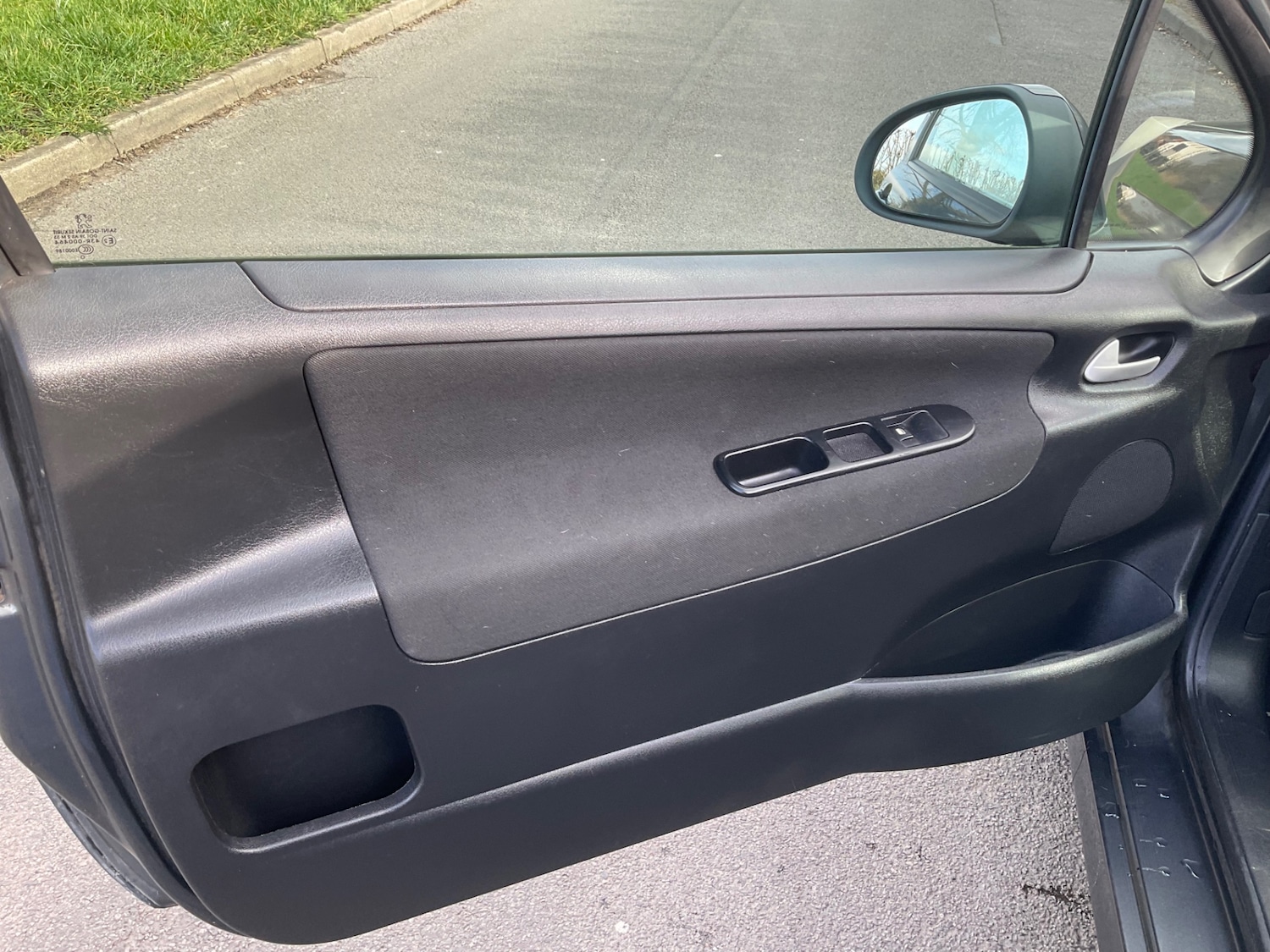 Used Peugeot 207 2011 for sale - 77689369: Photo 12