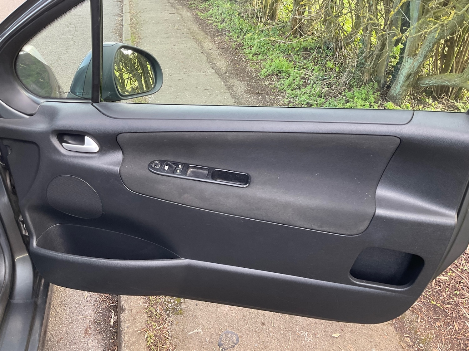 Used Peugeot 207 2011 for sale - 77689369: Photo 15