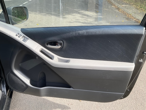 Used Toyota Yaris 2009 for sale - 76143931: Photo 14