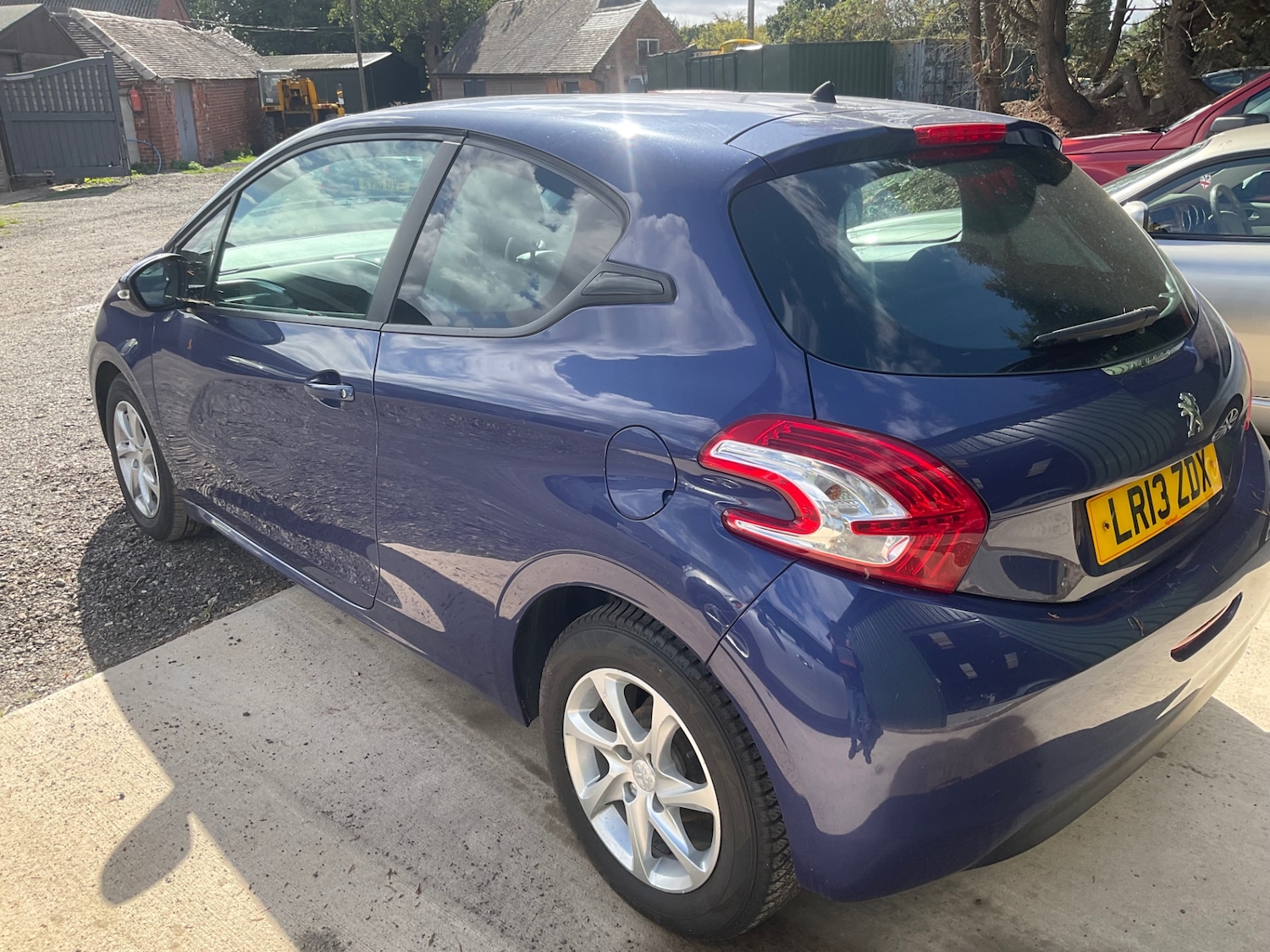 Used Peugeot 208 2013 for sale - 75934811: Photo 4