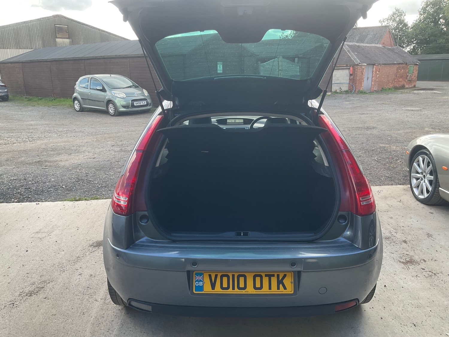 Used Citroen C4 2010 for sale - 75946712: Photo 20