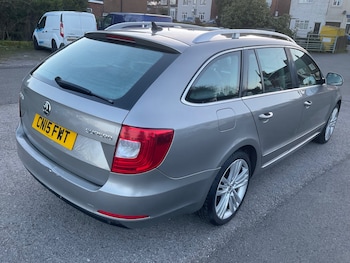 Used Skoda Superb 2015 for sale - 77901534: Photo