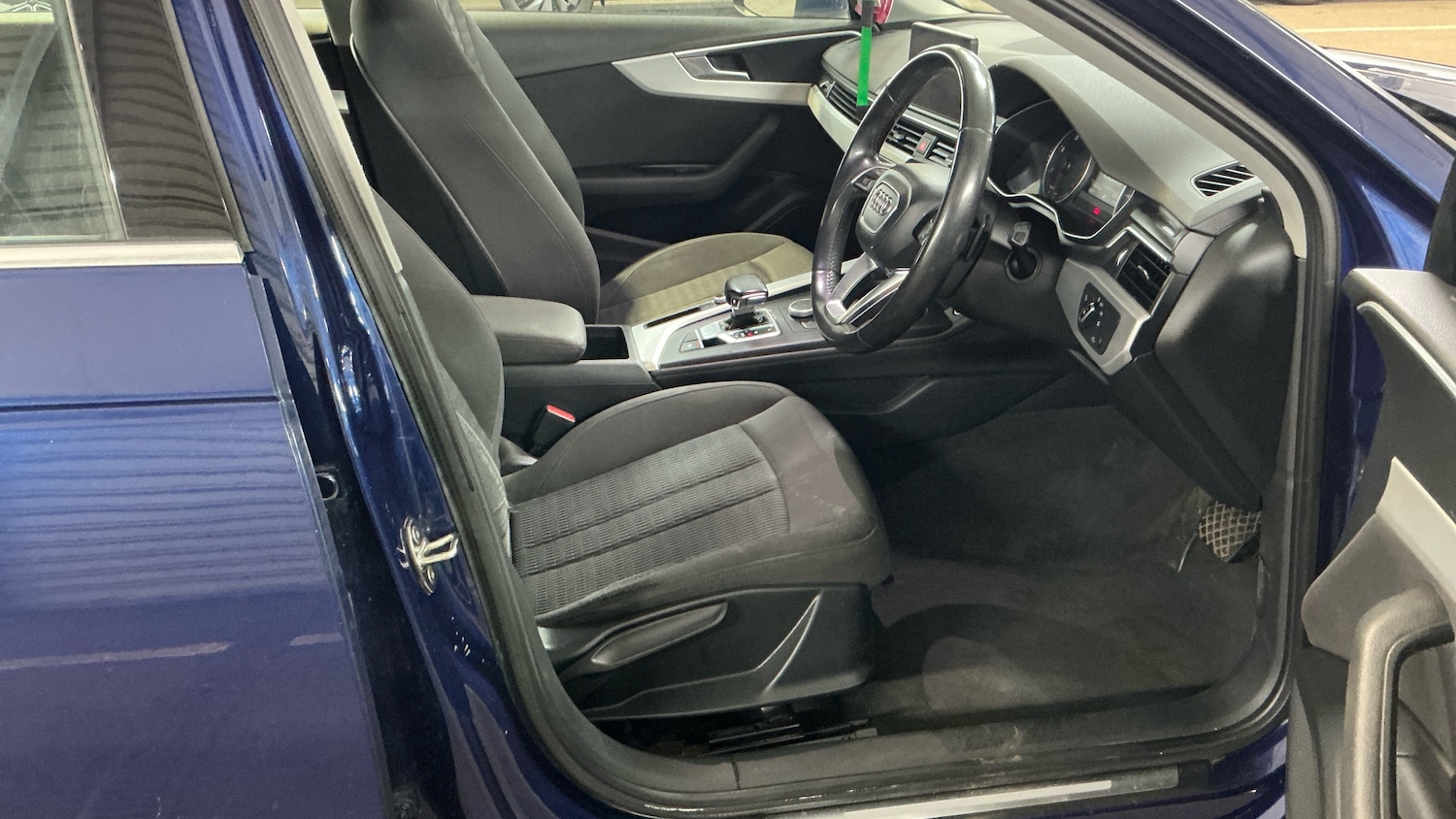 Used Audi A4 2016 for sale - 78109016: Photo 3