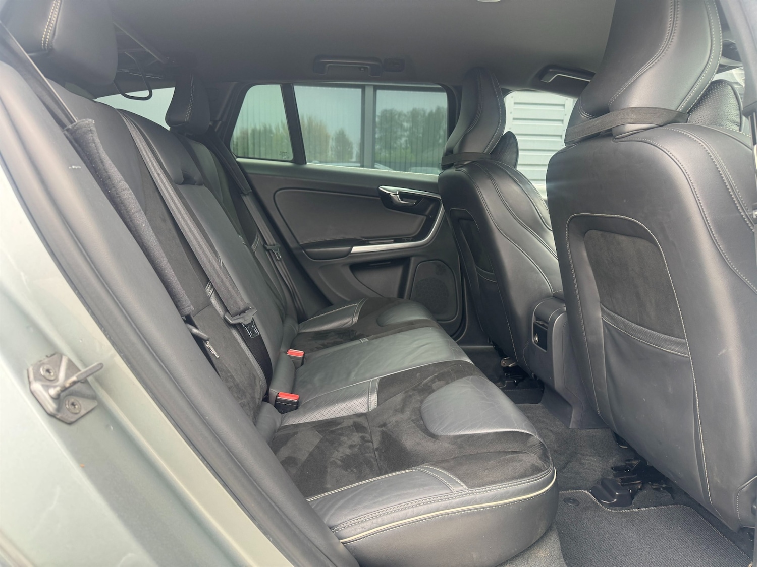 Used Volvo V60 2017 for sale - 76957442: Photo 11