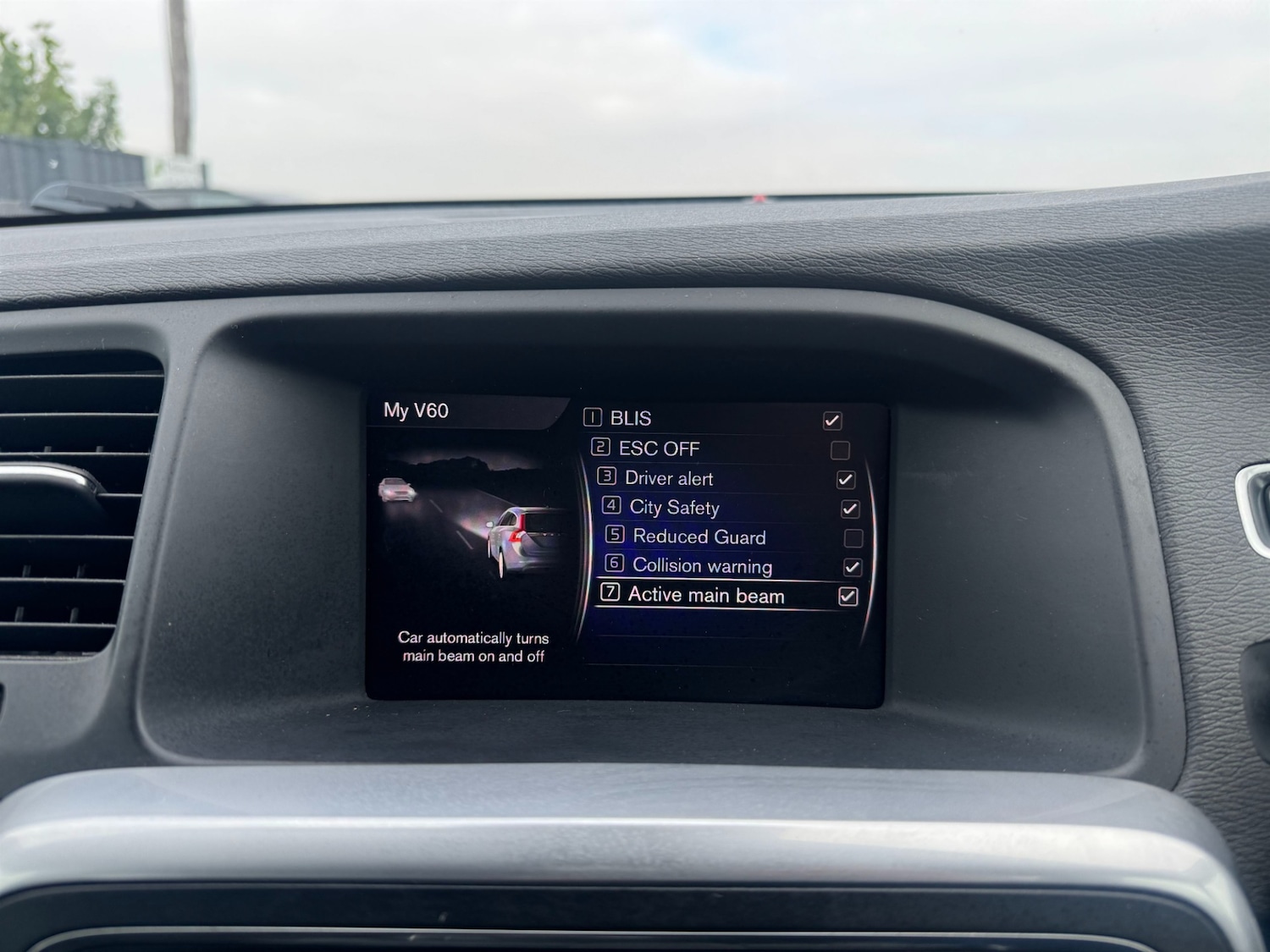 Used Volvo V60 2017 for sale - 76957442: Photo 15