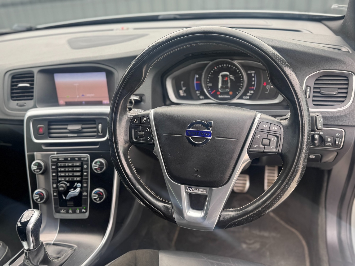 Used Volvo V60 2017 for sale - 76957442: Photo 23