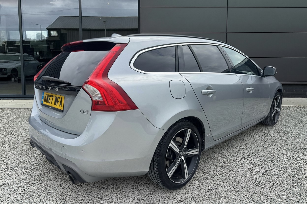 Used Volvo V60 2017 for sale - 76957442: Photo 3