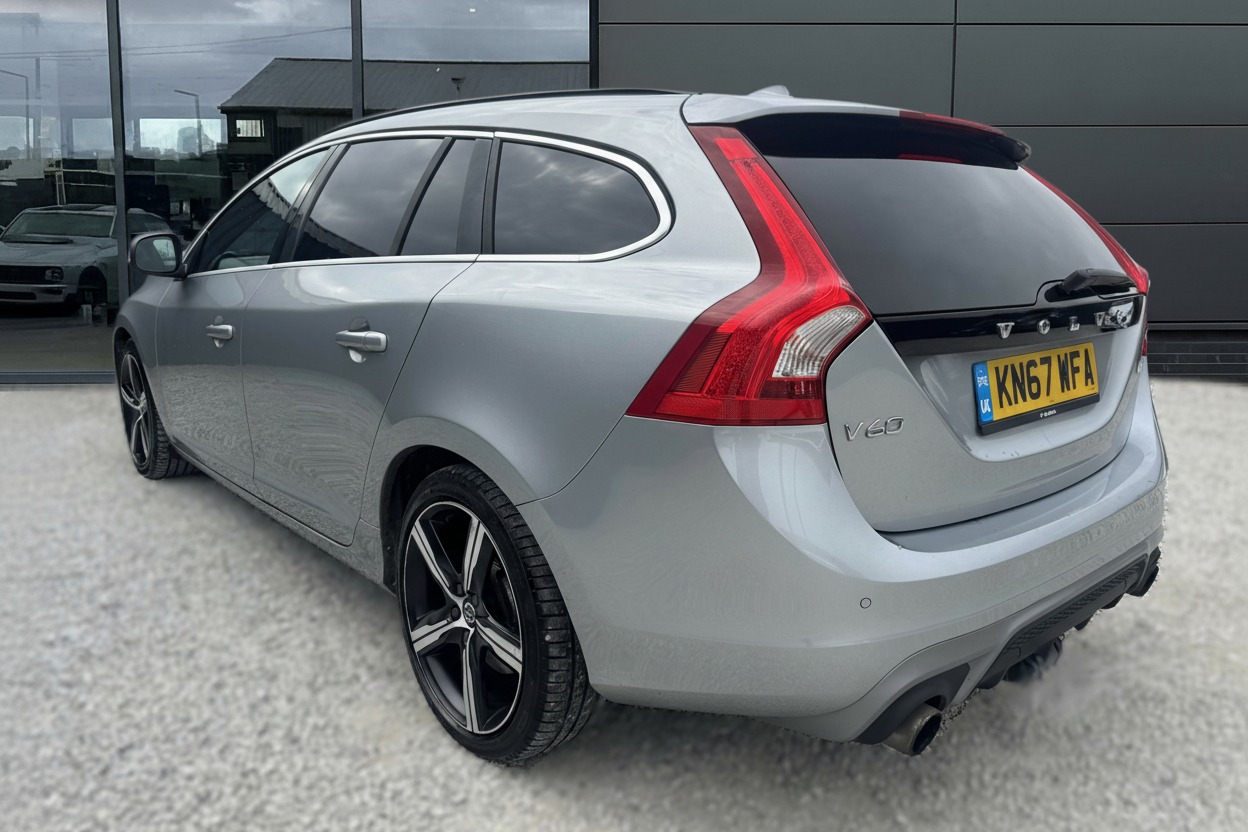 Used Volvo V60 2017 for sale - 76957442: Photo 5