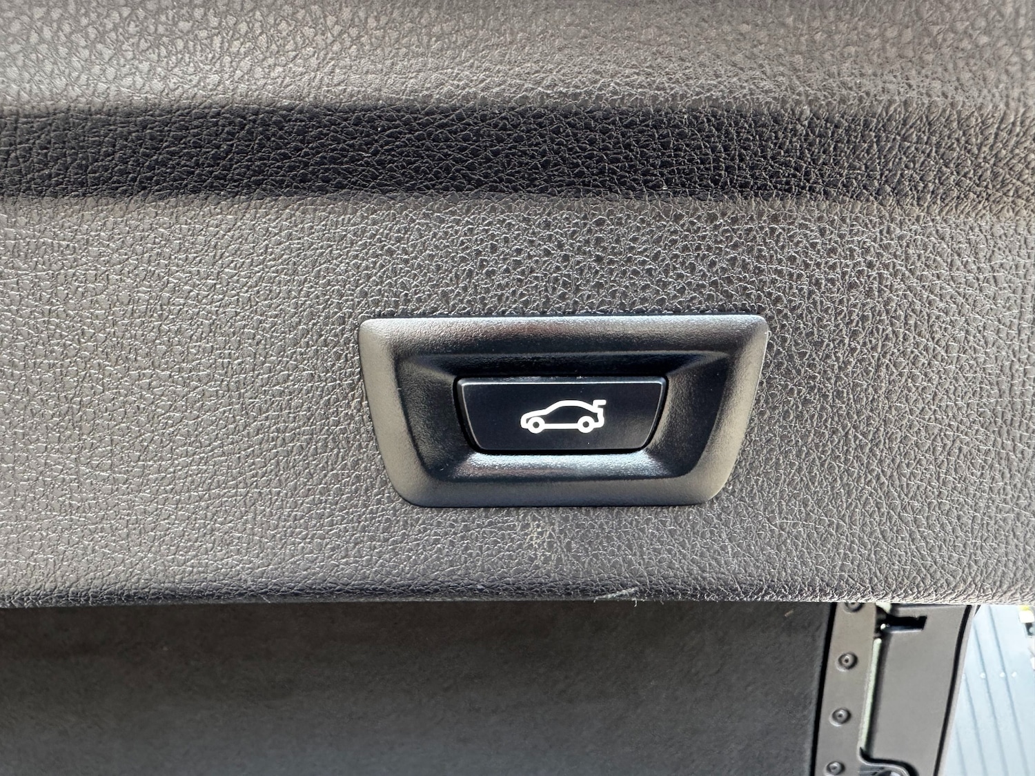 Used BMW 3 Series 2015 for sale - 76588497: Photo 30