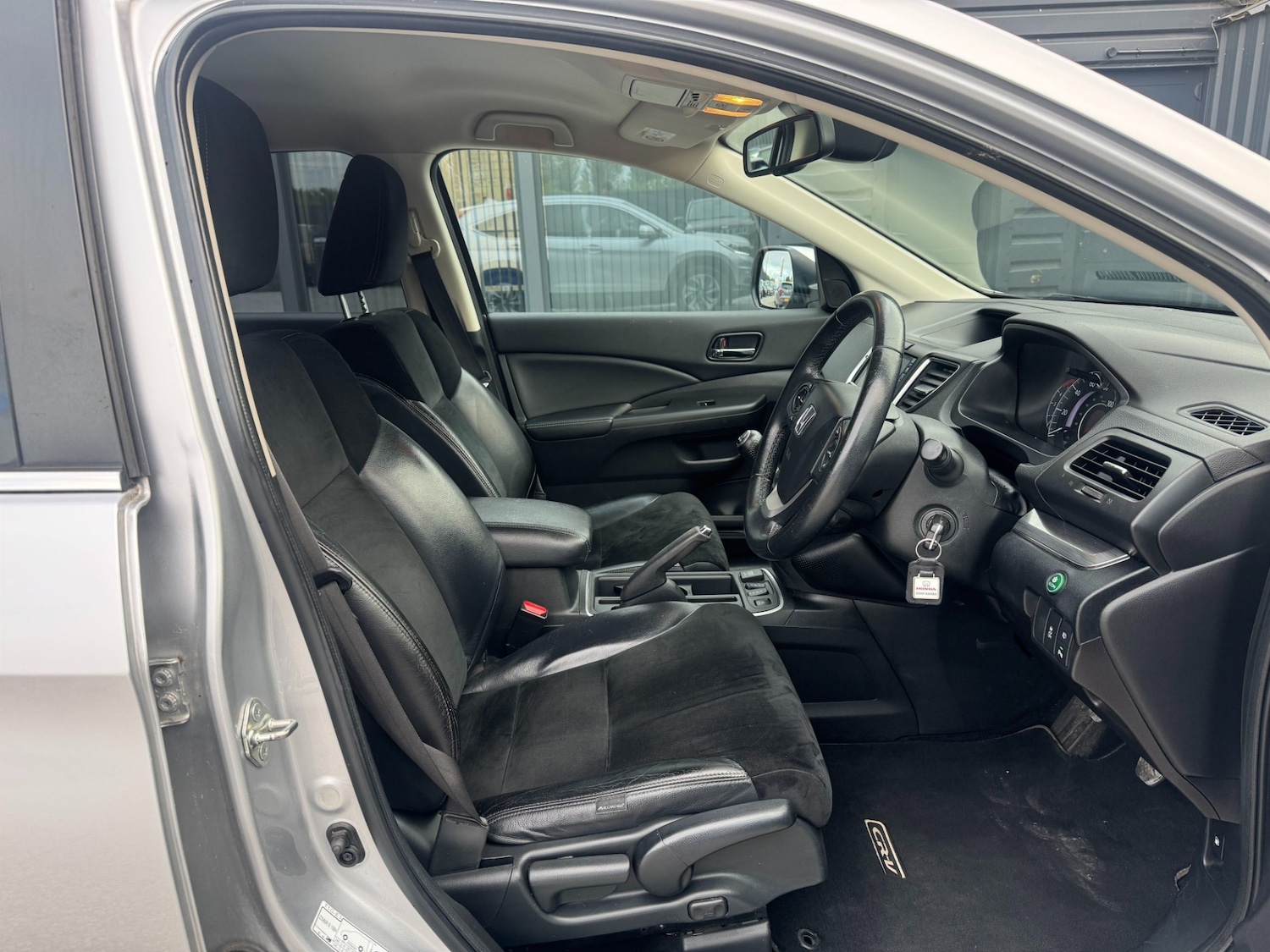 Used Honda CR-V 2015 for sale - 76302249: Photo 4