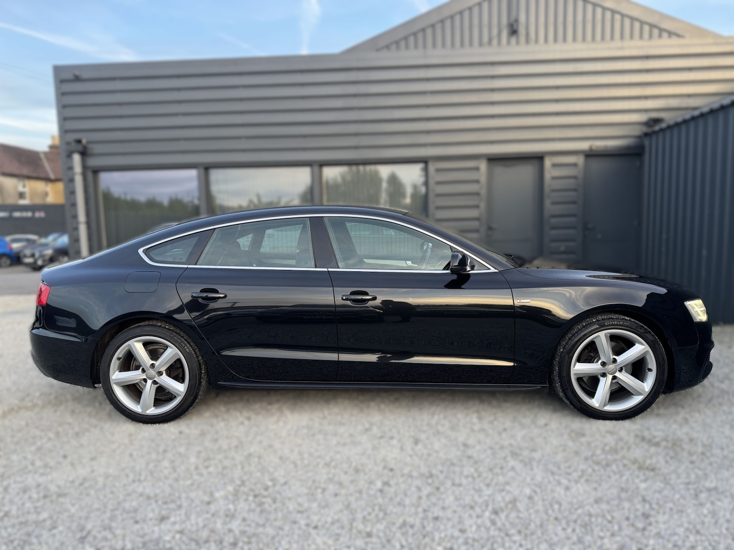 Used Audi A5 2012 for sale - 76198335: Photo 2