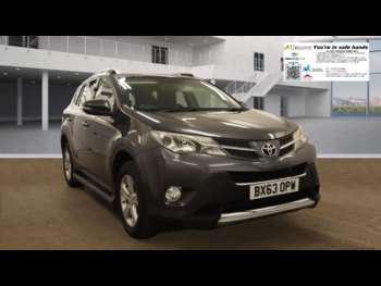 2013 (63) - 2.0 D-4D Invincible 5dr 2WD