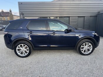 Used Land Rover Discovery Sport 2016 for sale - 75272120: Photo