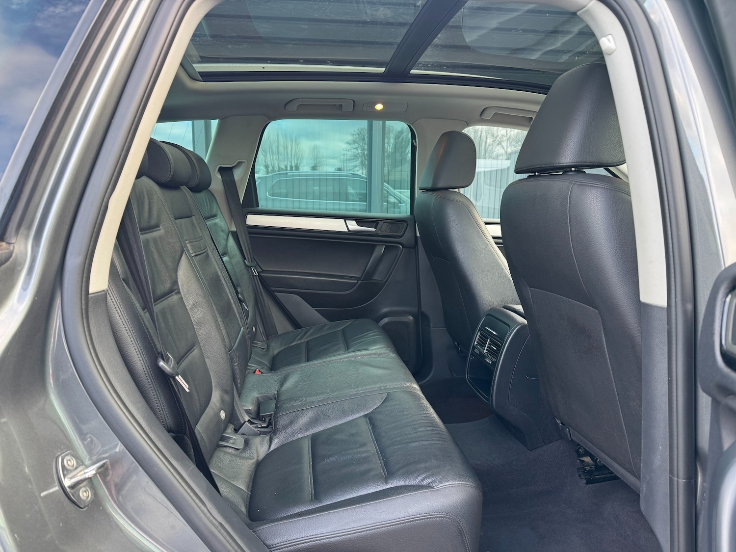 Used Volkswagen Touareg 2014 for sale - 76649881: Photo 12