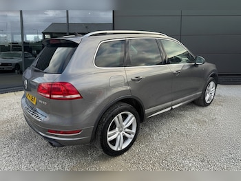 Used Volkswagen Touareg 2014 for sale - 76649881: Photo