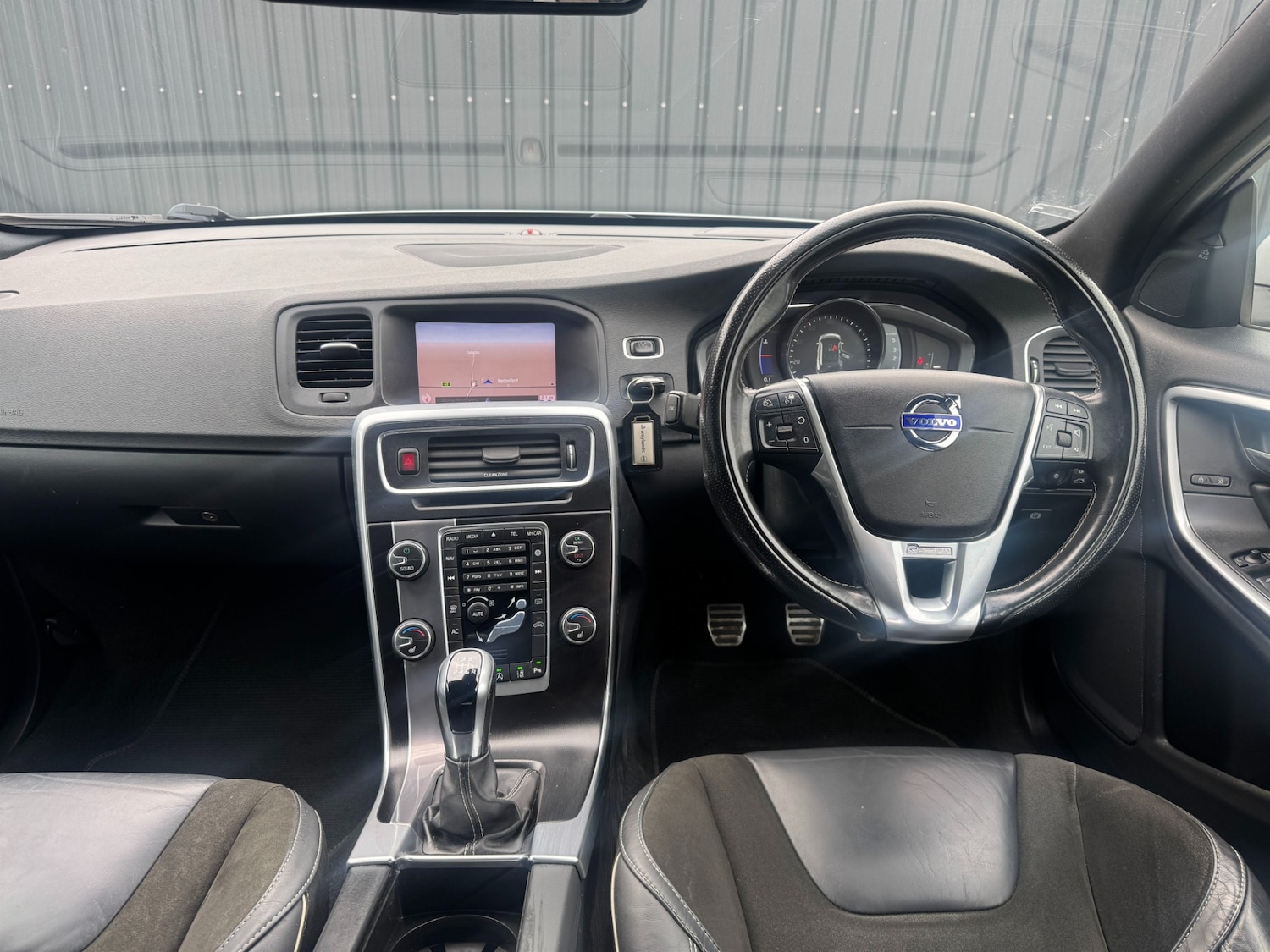 Used Volvo V60 2017 for sale - 76243944: Photo 5