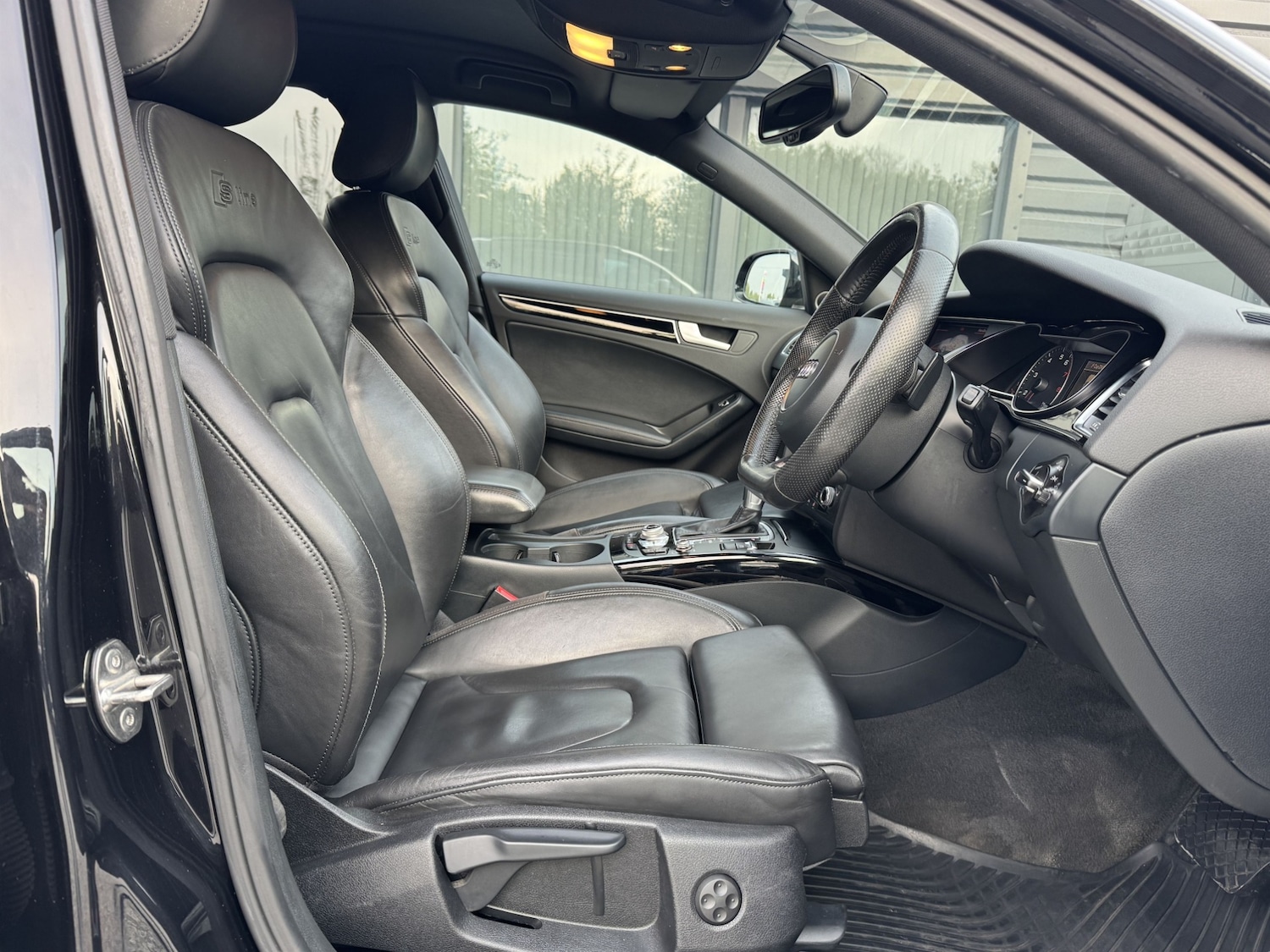 Used Audi A4 2014 for sale - 76957628: Photo 10