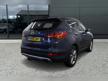 Used Hyundai Santa Fe 2015 for sale - 77789759: Photo