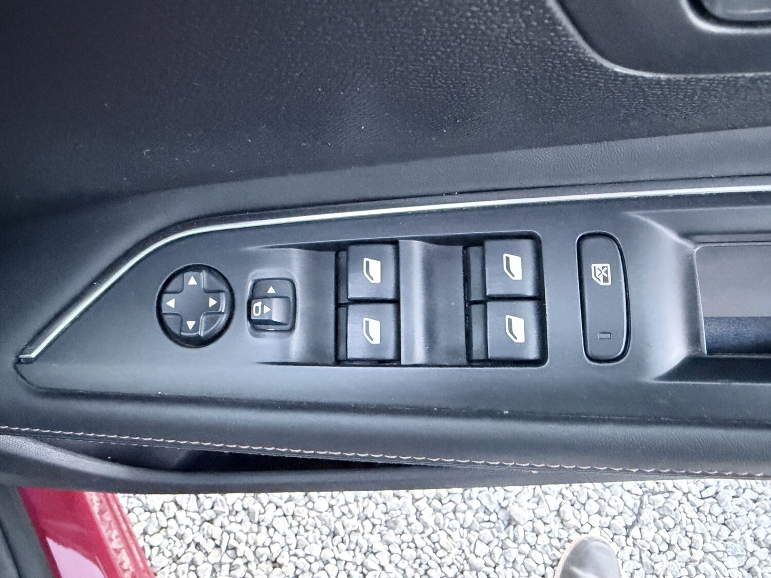 Used Peugeot 3008 2017 for sale - 78060745: Photo 30