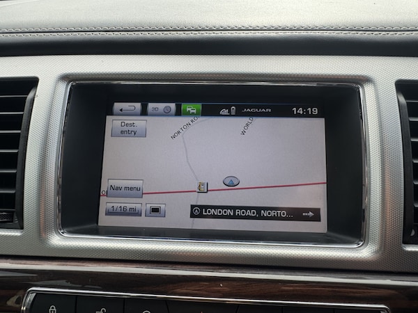 Used Jaguar XF 2015 for sale - 75481625: Photo 9