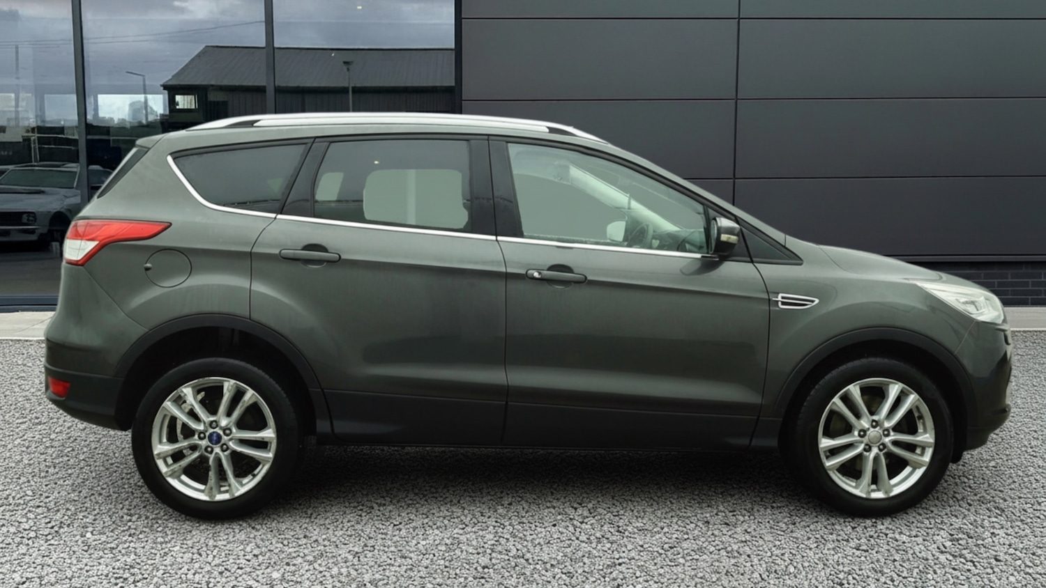 Used Ford Kuga 2015 for sale - 77997343: Photo 2