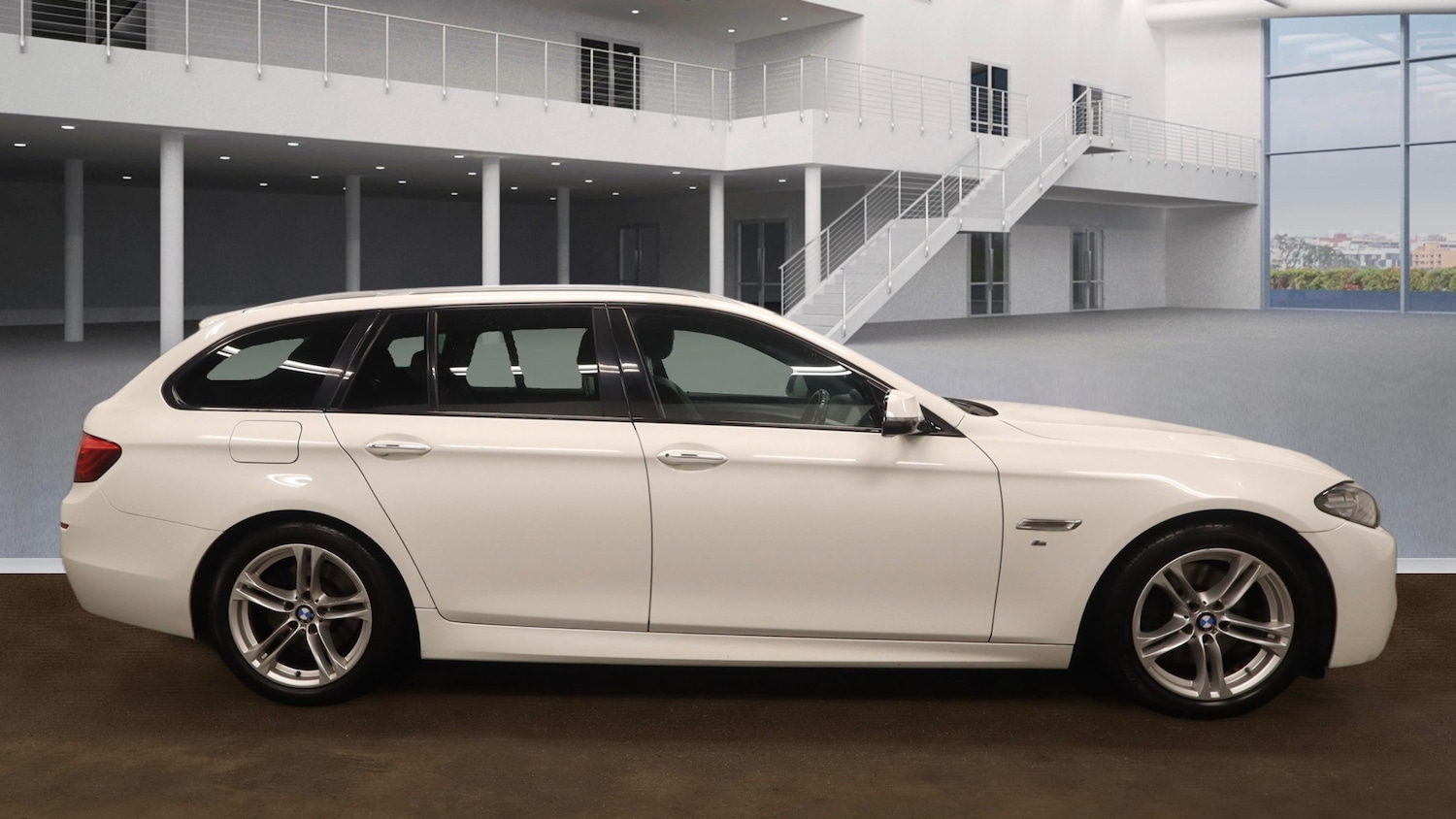 Used BMW 5 Series 2016 for sale - 77743951: Photo 2