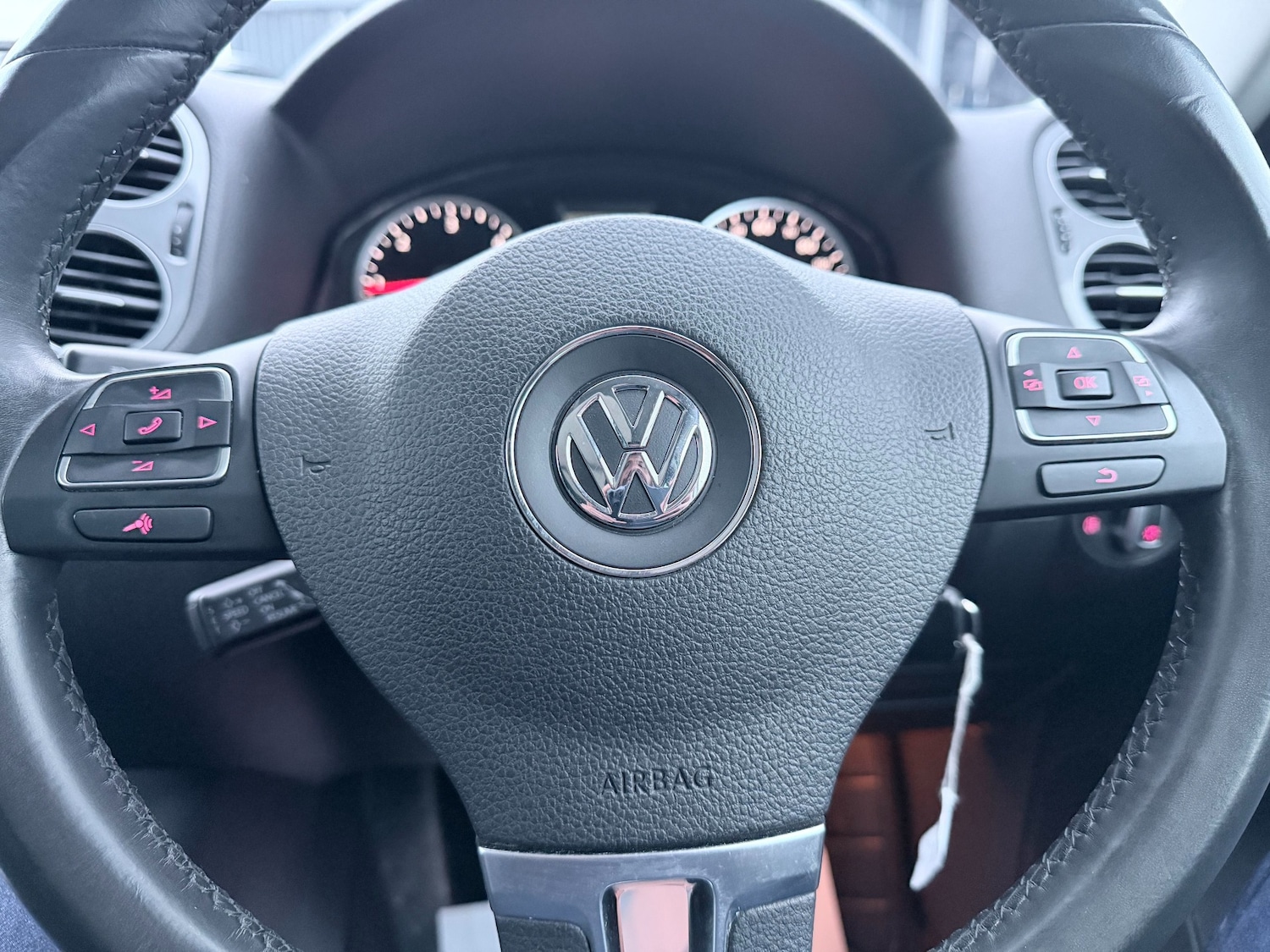 Used Volkswagen Tiguan 2012 for sale - 76948606: Photo 19