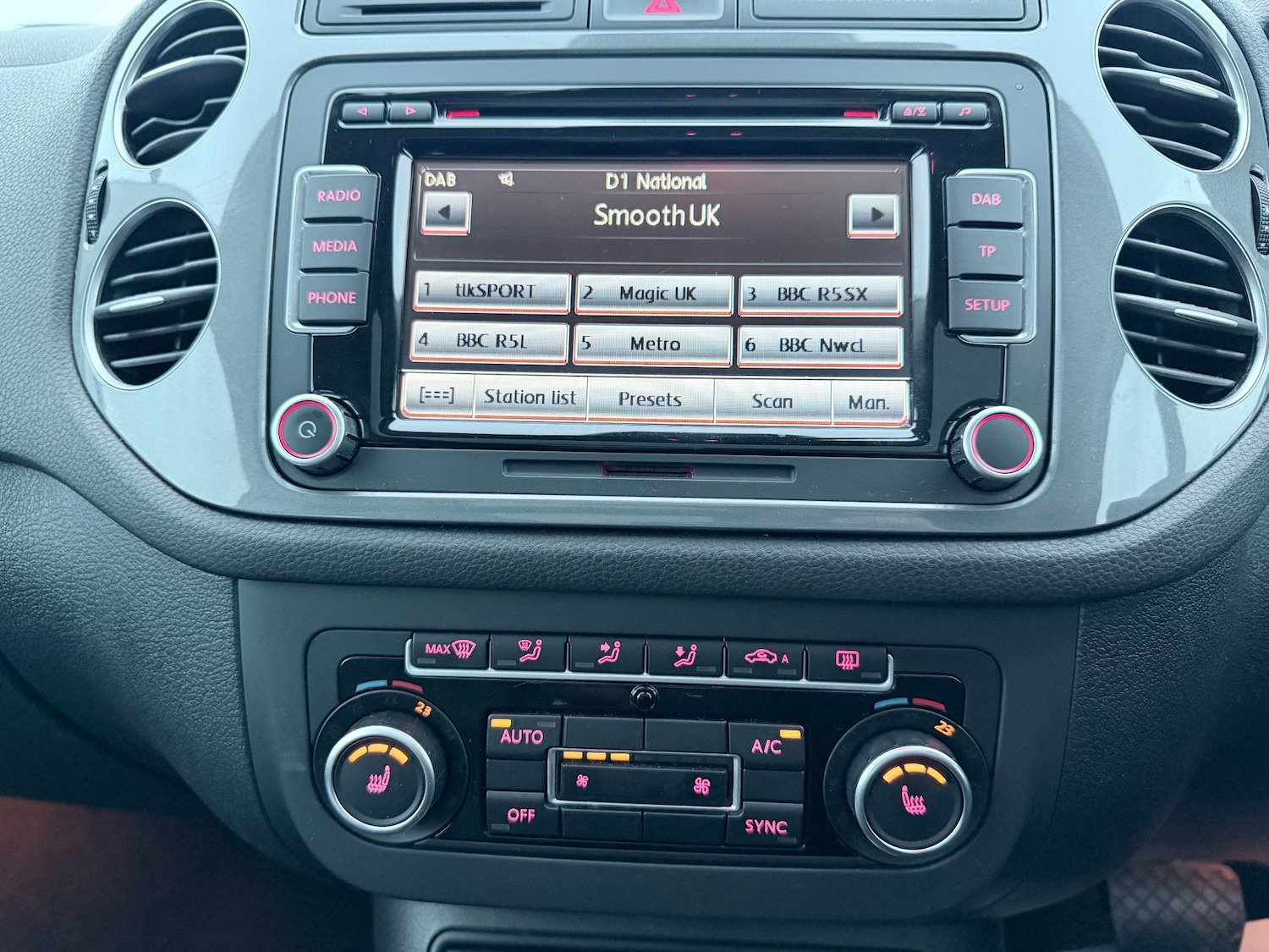 Used Volkswagen Tiguan 2012 for sale - 76948606: Photo 9