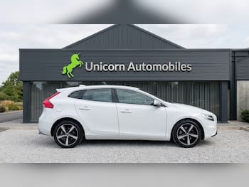 Used Volvo V40 2016 for sale - 79683498: Photo