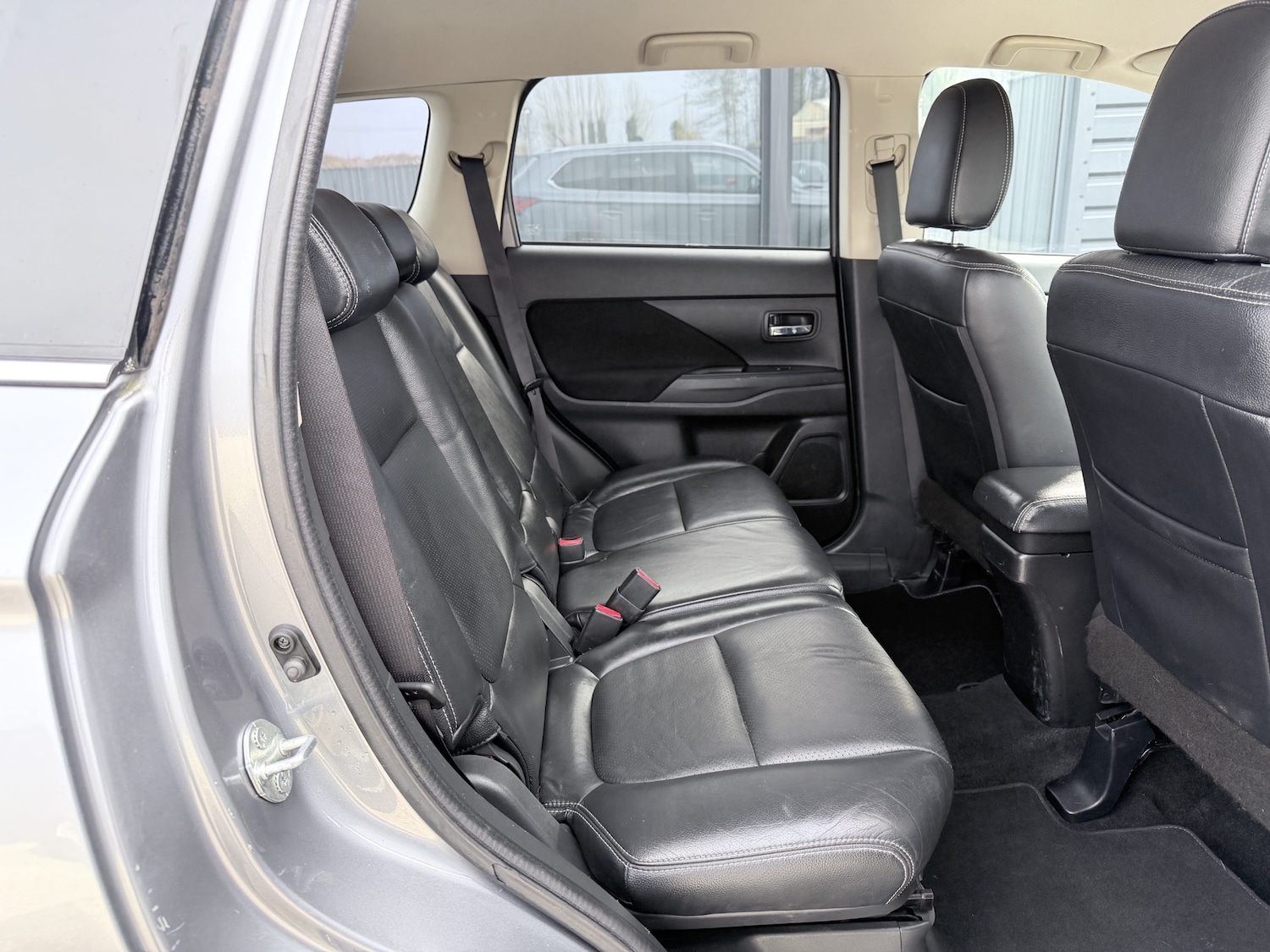 Used Mitsubishi Outlander 2016 for sale - 77702648: Photo 11