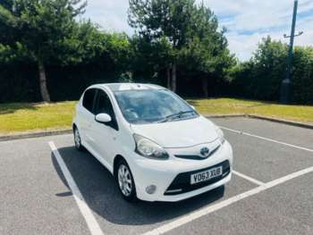 2013 (63) - 1.0 VVT-i Mode 5dr