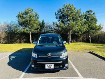 Used Toyota Voxy  for sale - 74116197: Photo