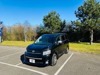 Used Toyota Voxy  for sale - 74116197: Photo