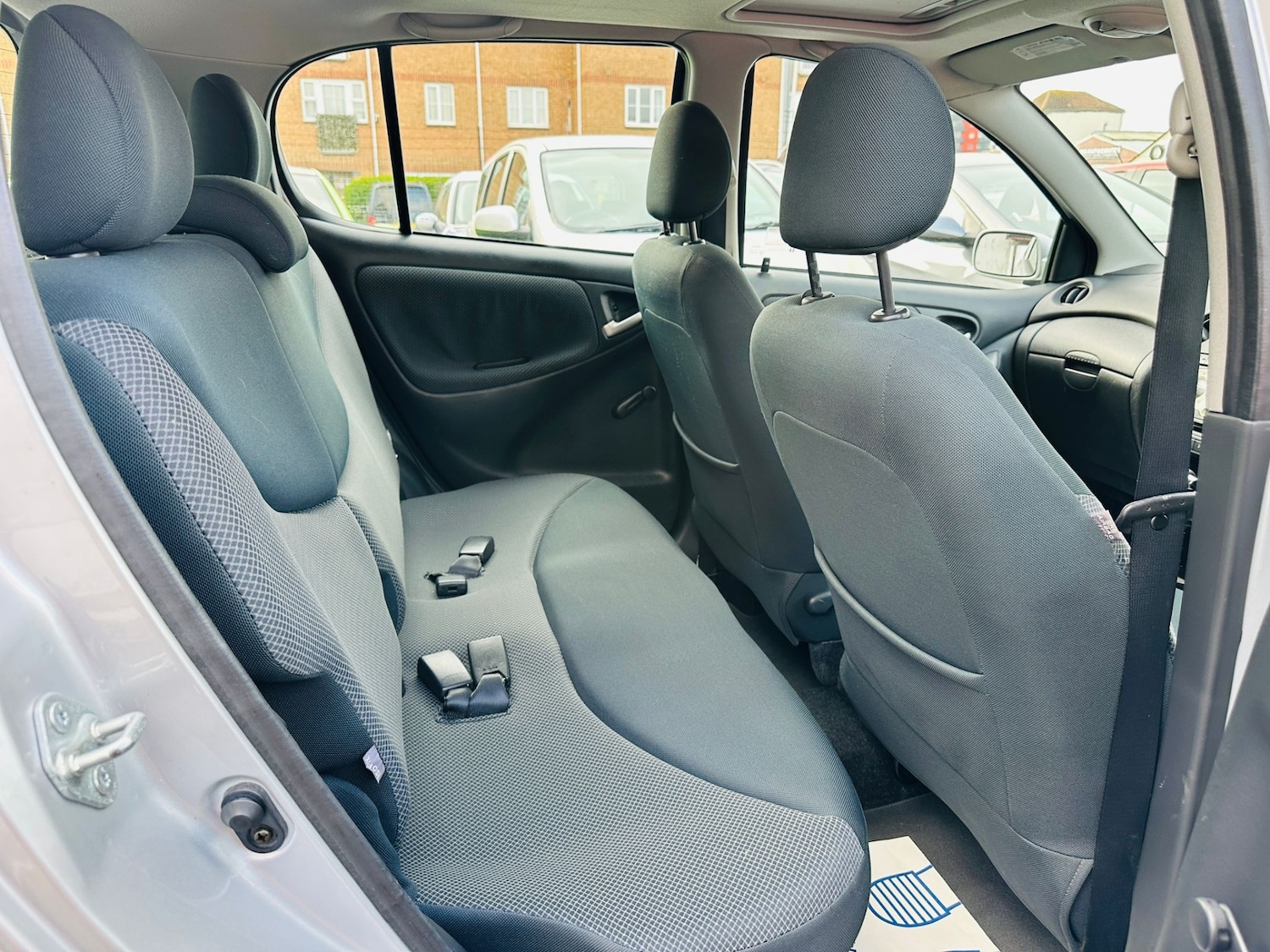 Used Toyota Yaris 2004 for sale - 77889383: Photo 16