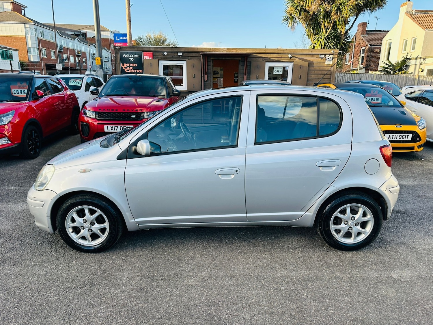 Used Toyota Yaris 2004 for sale - 77889383: Photo 17