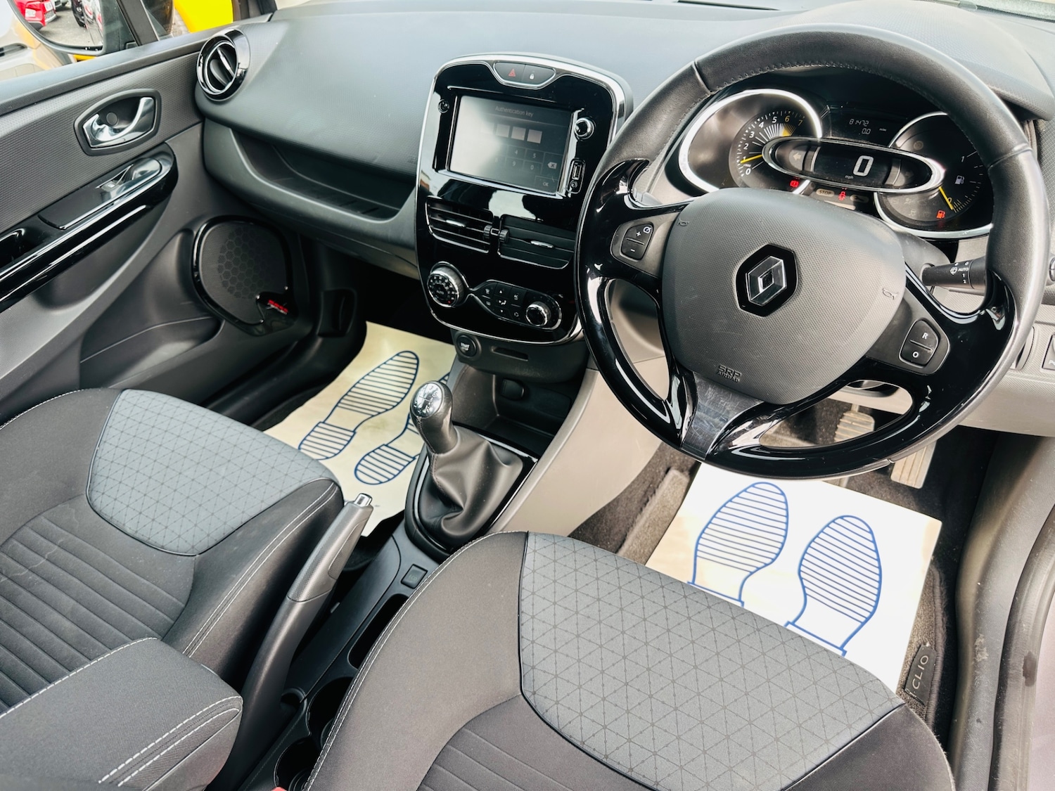 Used Renault Clio 2013 for sale - 77934493: Photo 15