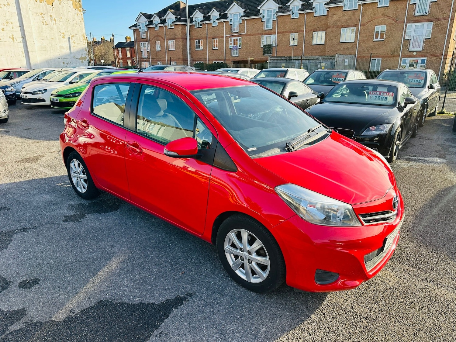 Used Toyota Yaris 2012 for sale - 77210967: Photo 3