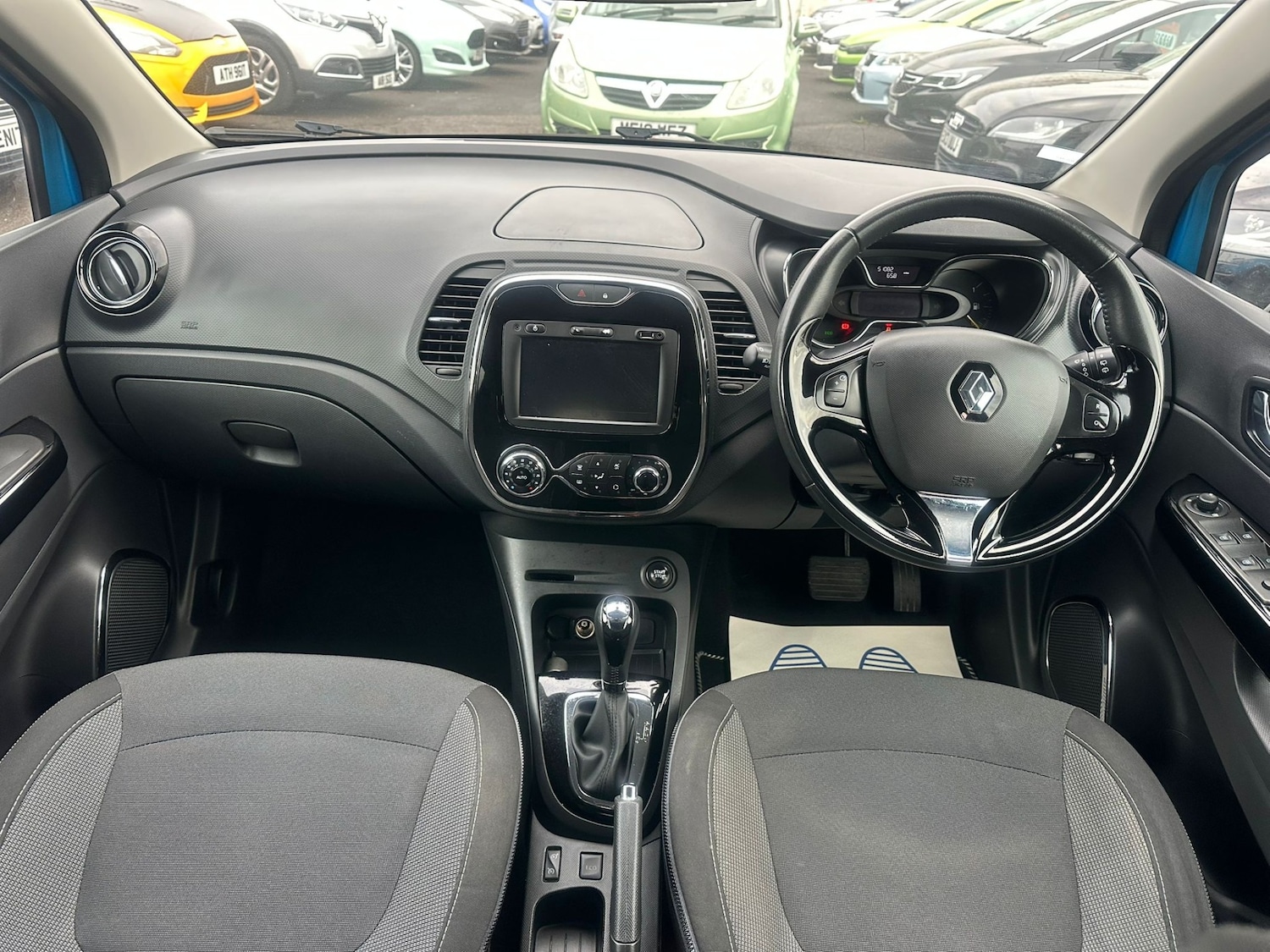 Used Renault Captur for sale - 77034685: Photo 10