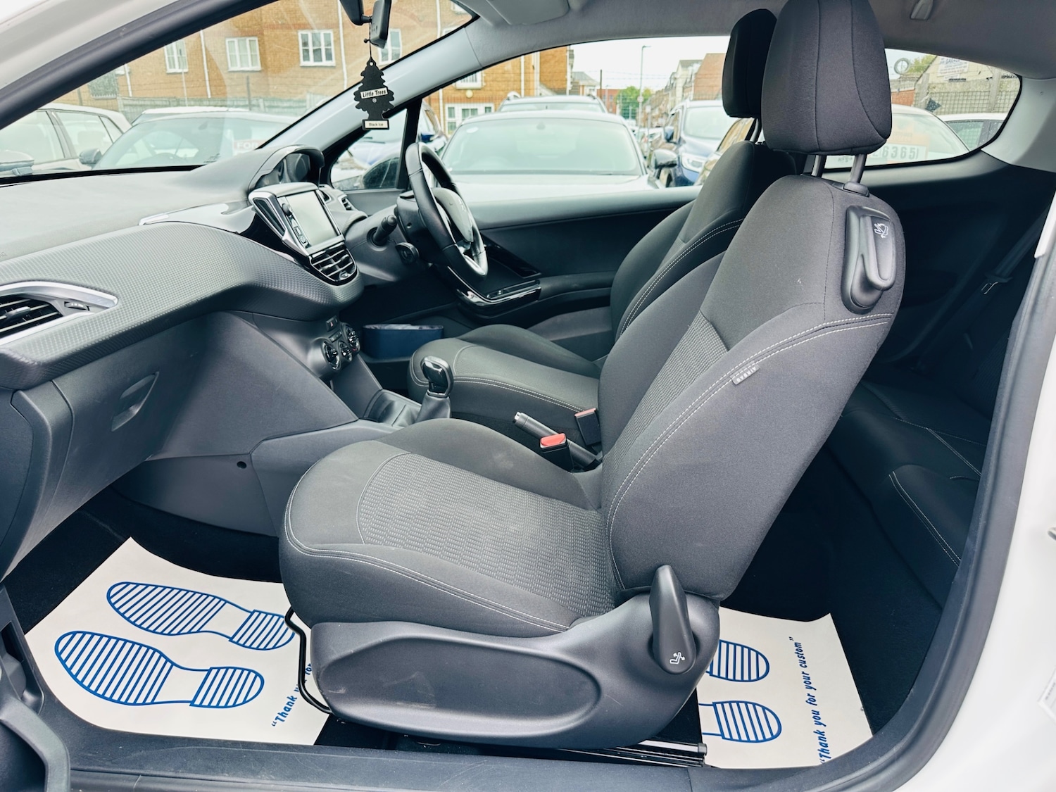 Used Peugeot 208 2017 for sale - 76693897: Photo 16