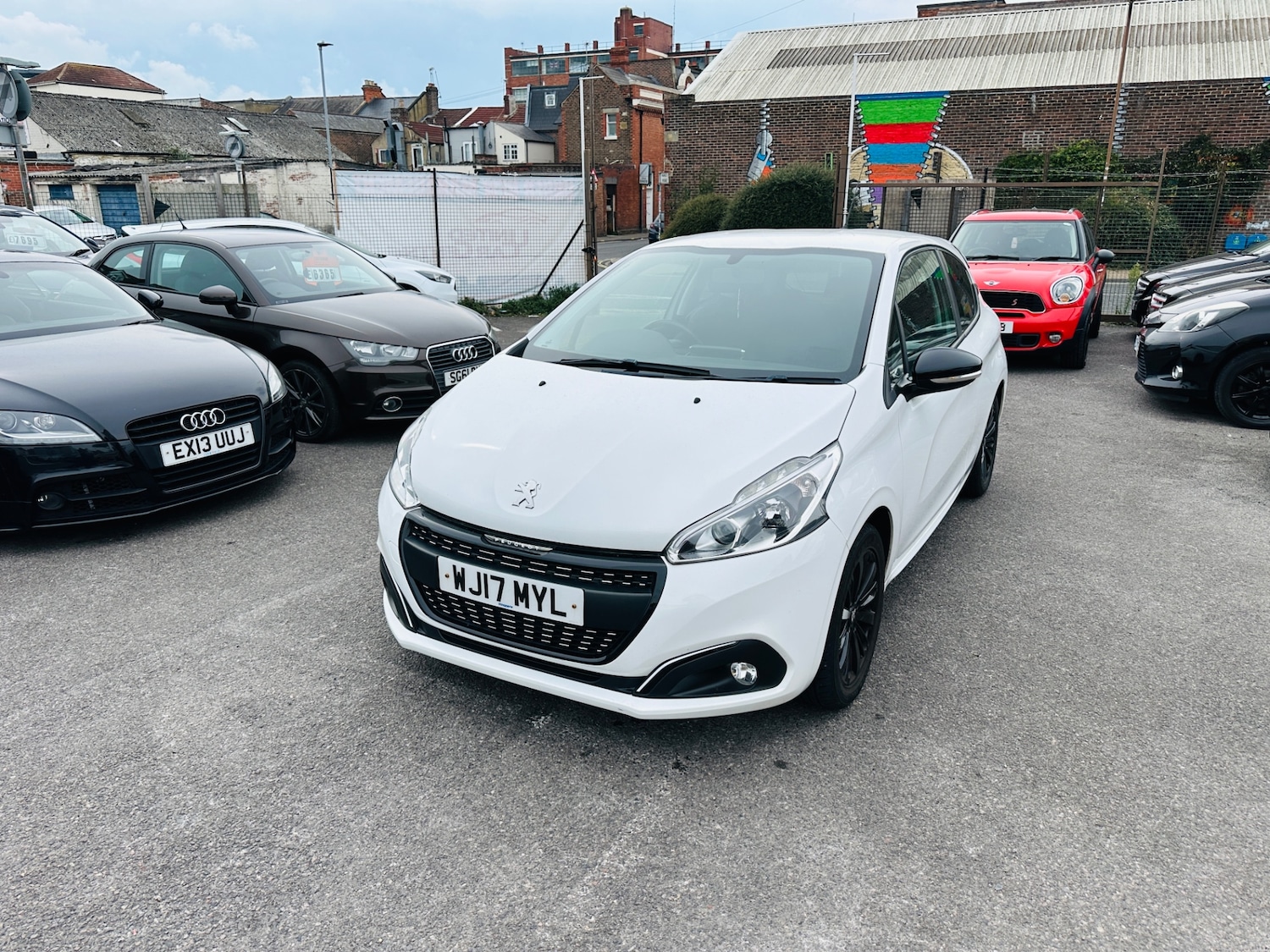 Used Peugeot 208 2017 for sale - 76693897: Photo 3
