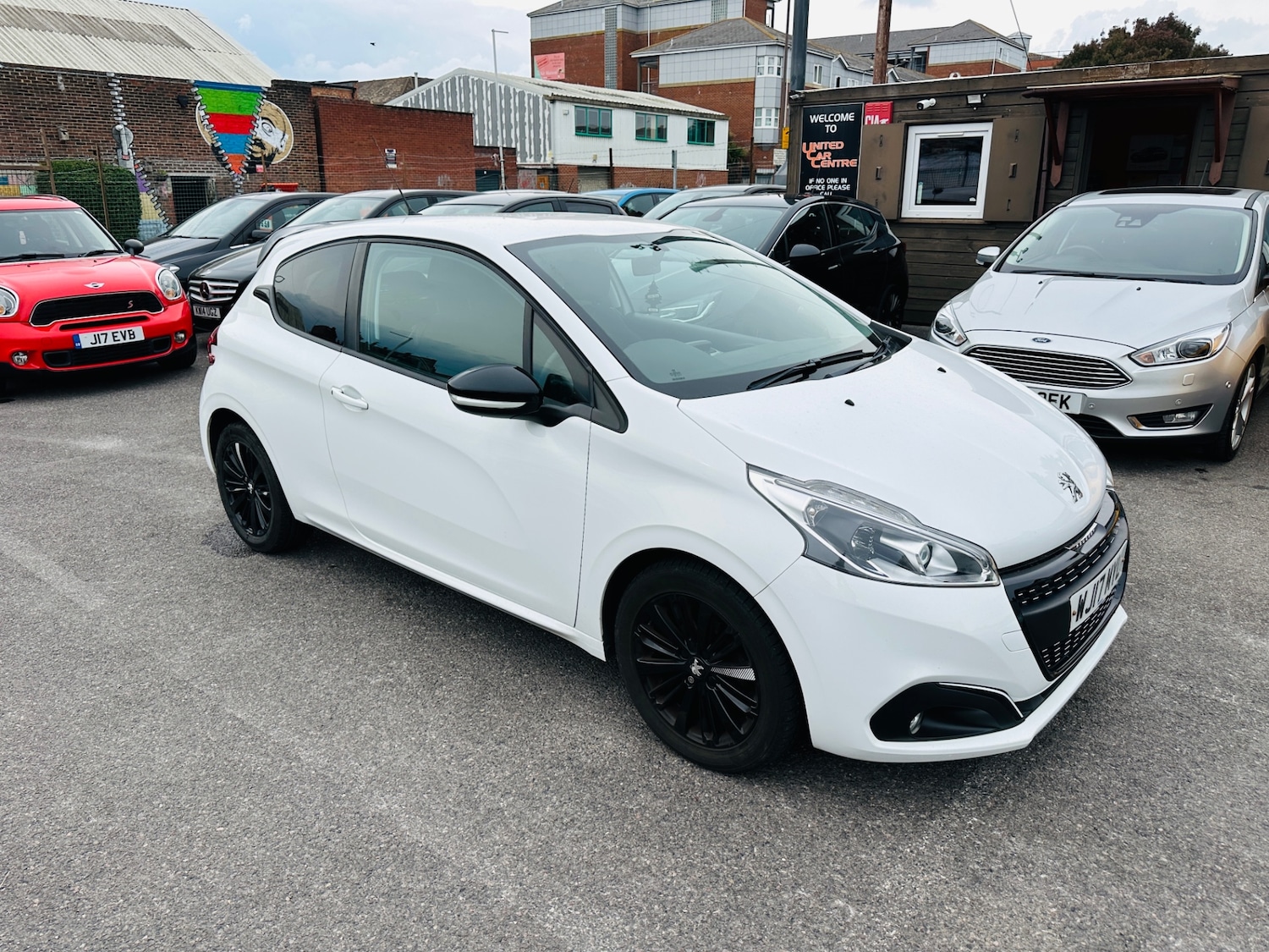 Used Peugeot 208 2017 for sale - 76693897: Photo 4