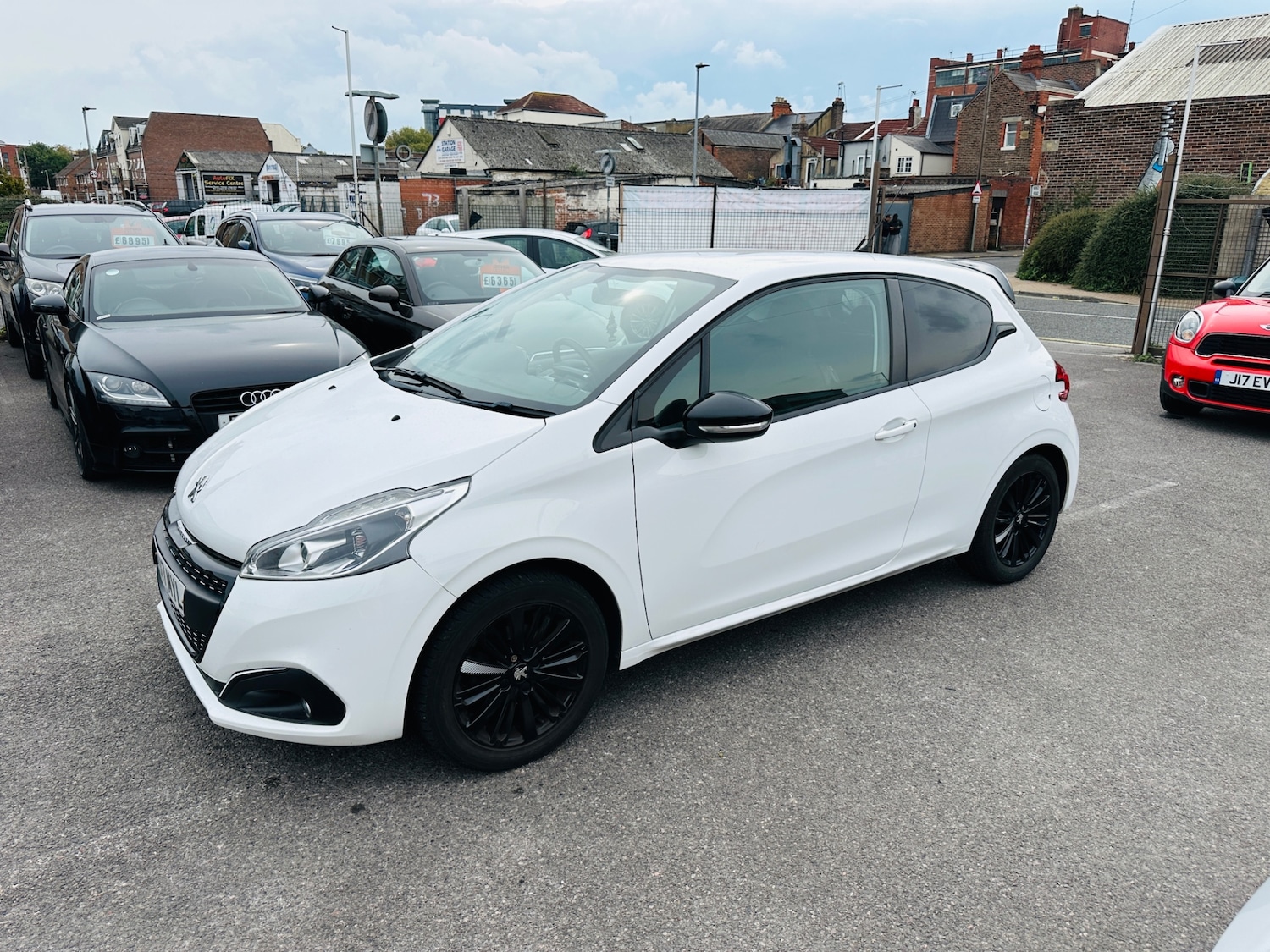 Used Peugeot 208 2017 for sale - 76693897: Photo 5