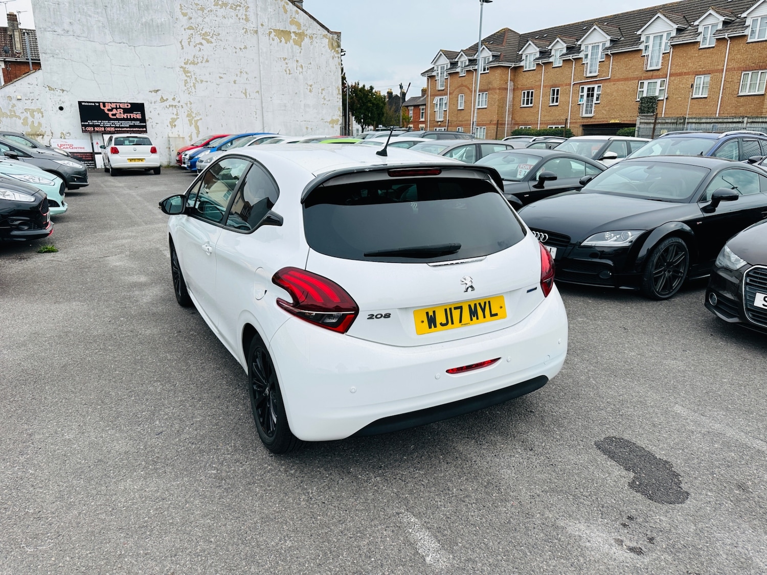 Used Peugeot 208 2017 for sale - 76693897: Photo 8